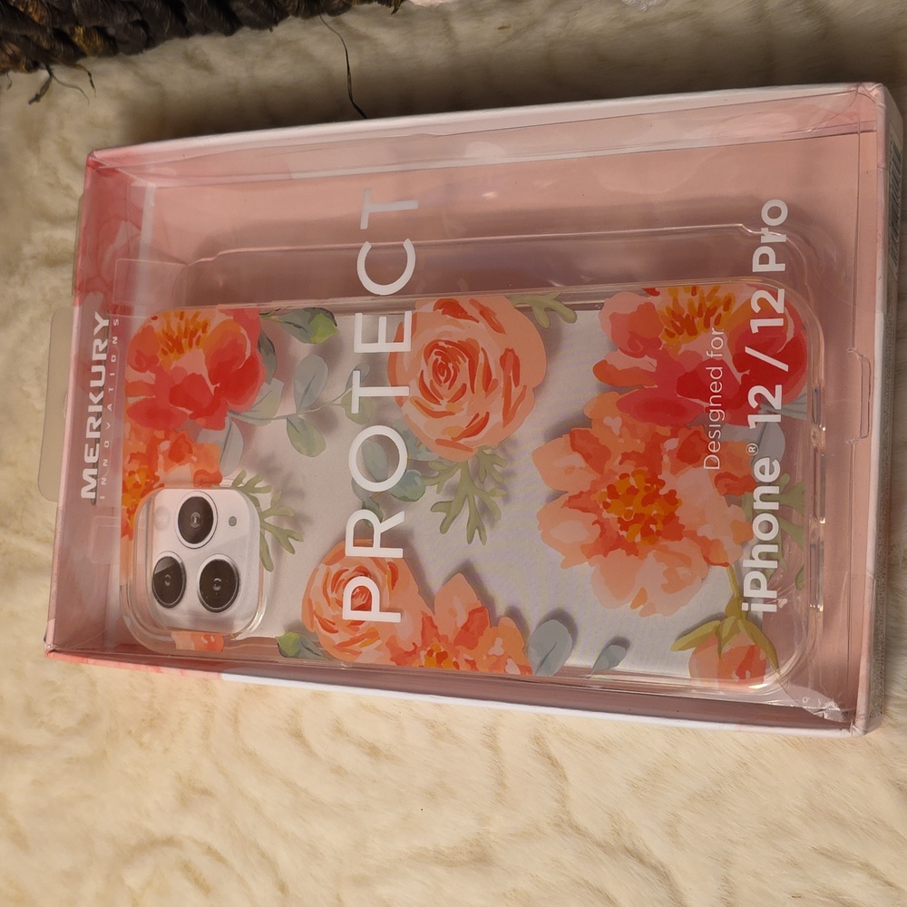 Merkury IPhone 12/12 Peach Floral iPhone Pro Case